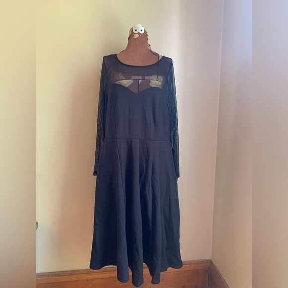 Torrid little black dress sweetheart neckline sheer sleeves midi length size 14 - Picture 1 of 9
